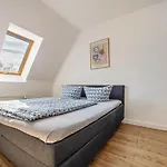 Xxl Reihenhaus Mit Wlan In *