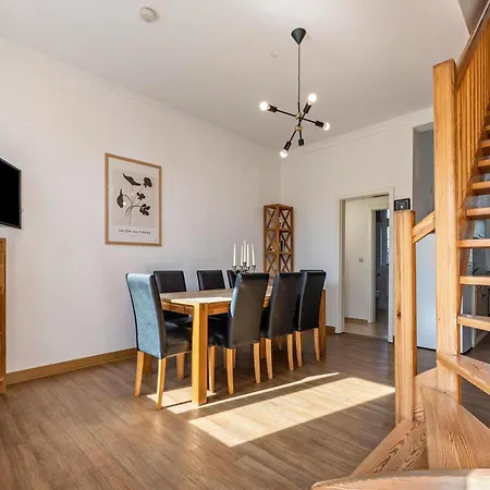 Xxl Reihenhaus Mit Wlan In *